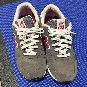 New Balance Men's Gray and Red Sneakers